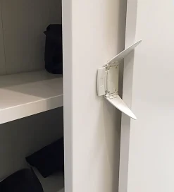 BabyDan Børnesikring - Skydedørslås - Hvid