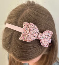 By Stær Hårbøjle - Sløjfe - Lyserød