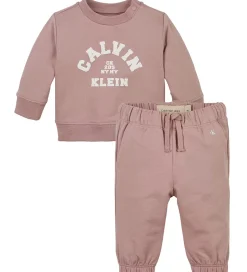 Calvin Klein Sweatsæt - Varsity - Noble Rose