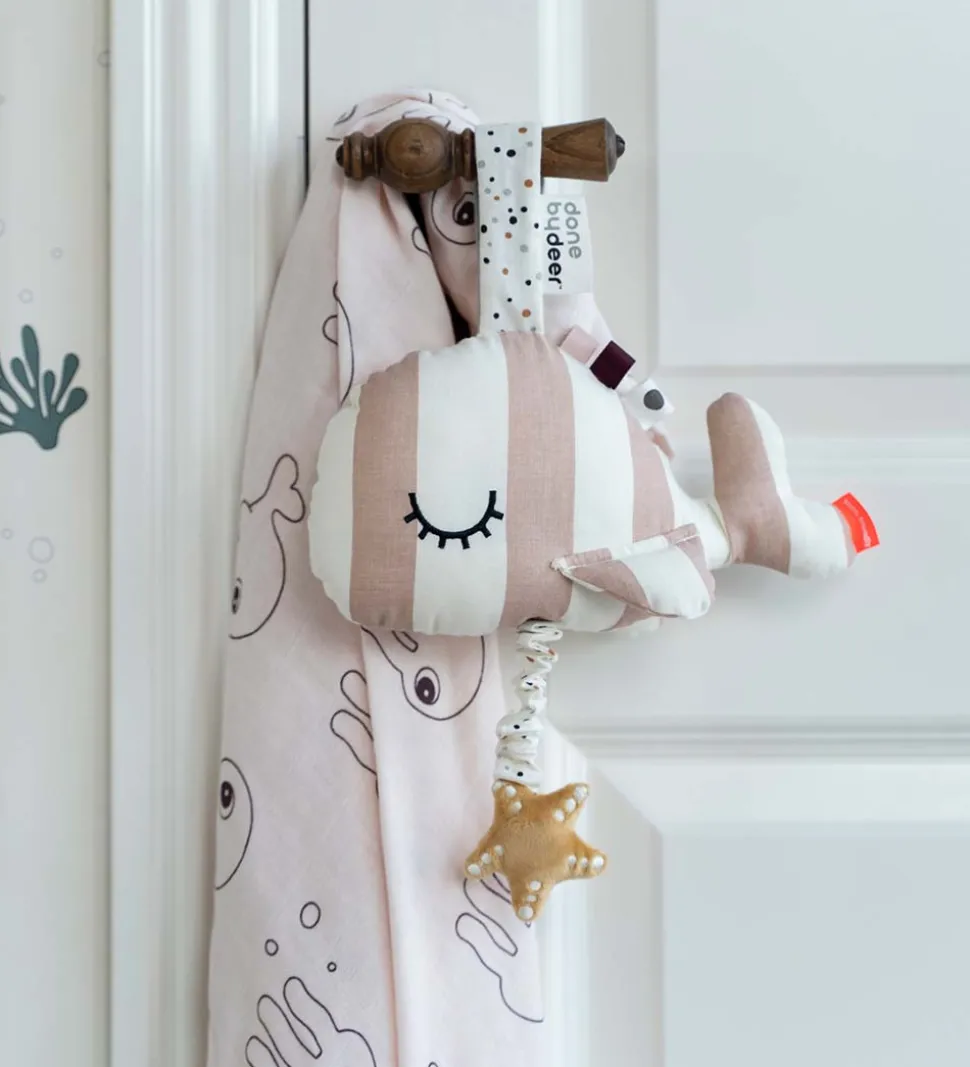 Done By Deer Musikdyr - Wally - Powder