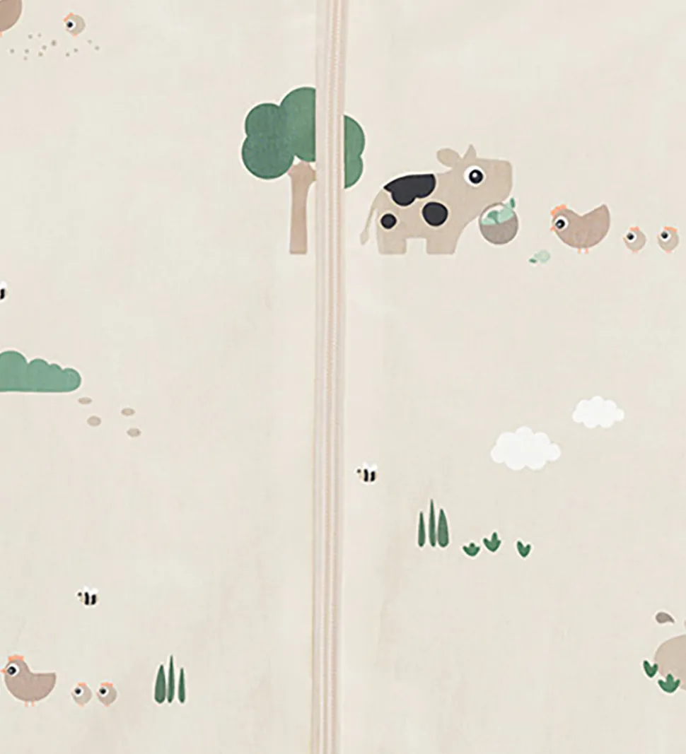 Done by Deer Sovepose - 90 cm - Tiny Farm - Sand