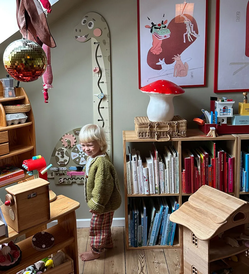 Hemmingsen Kids Aktivitetstavle m. Højdemåler - Langhals - 135cm