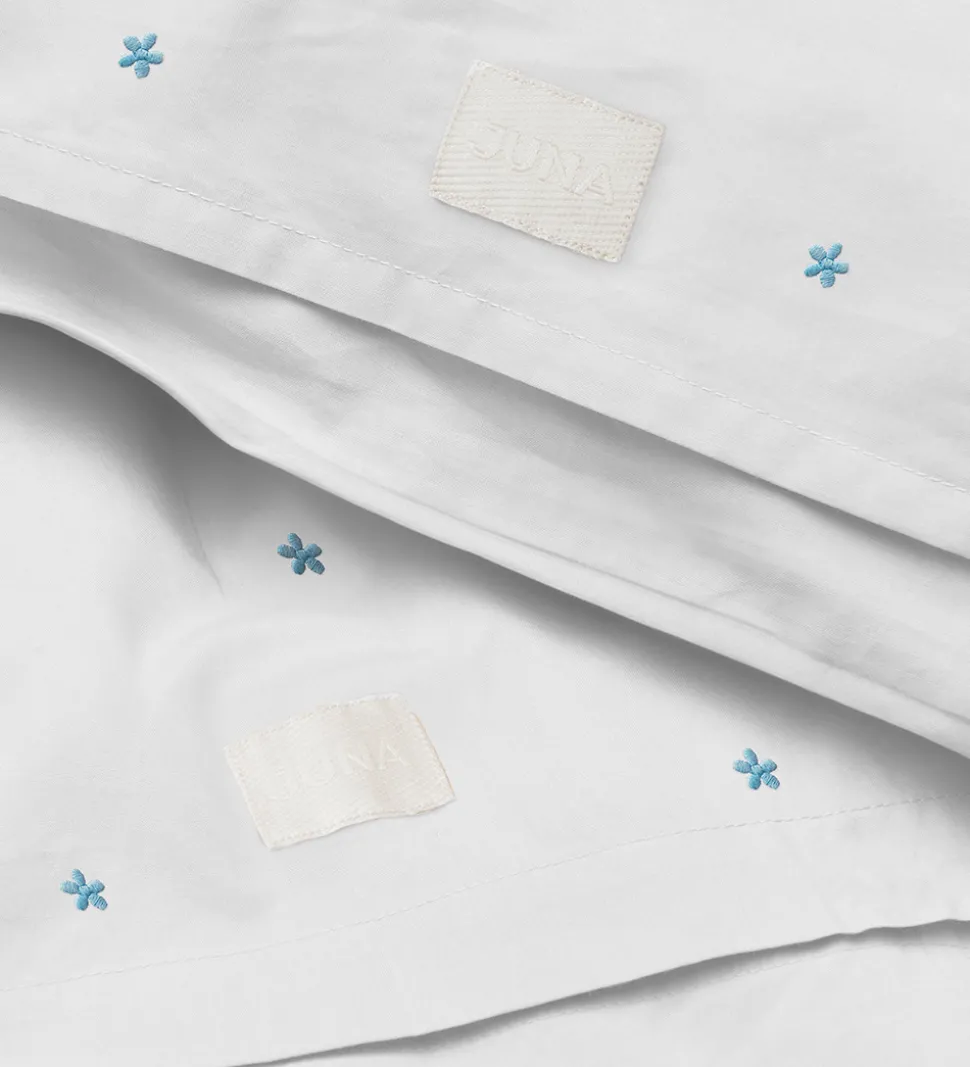 Juna Sengetøj - Daisy - Junior - Hvid/Lyseblå