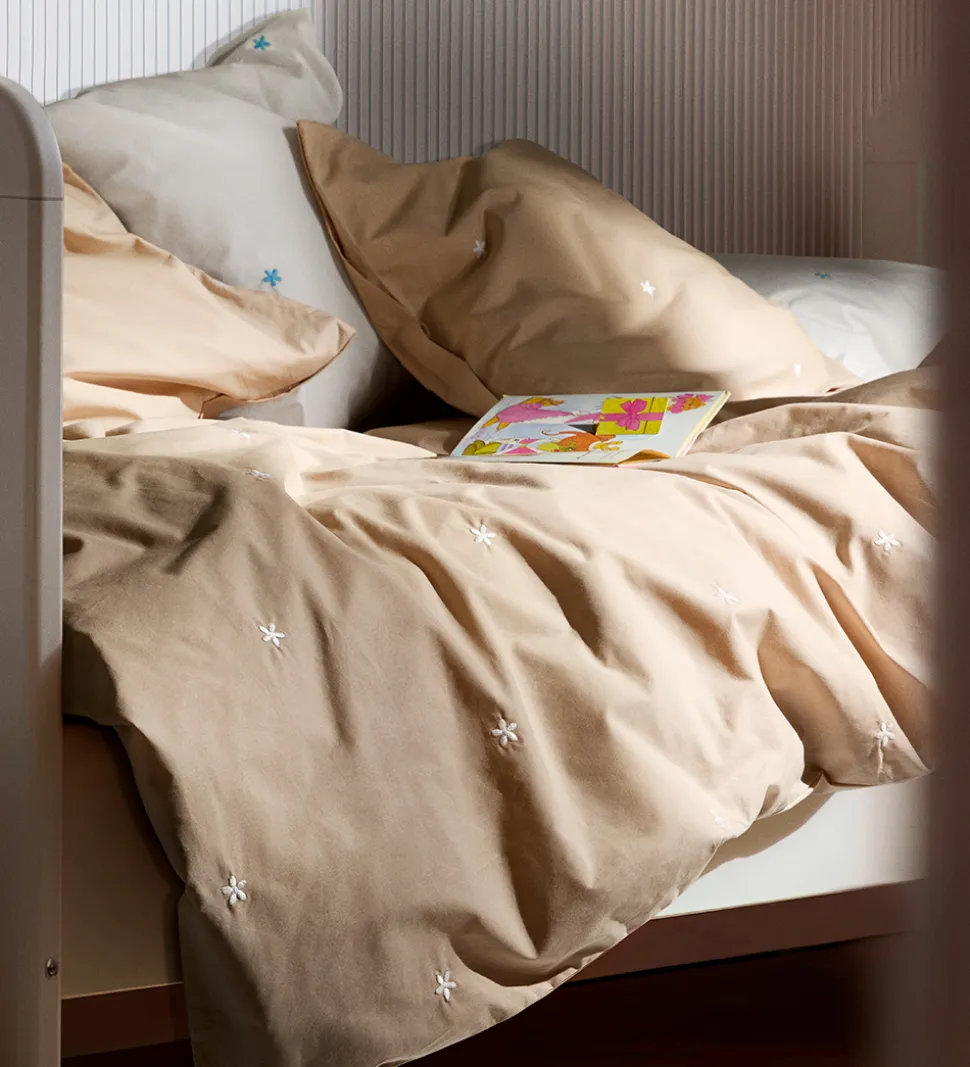 Juna Sengetøj - Daisy - Junior - Sand/Hvid