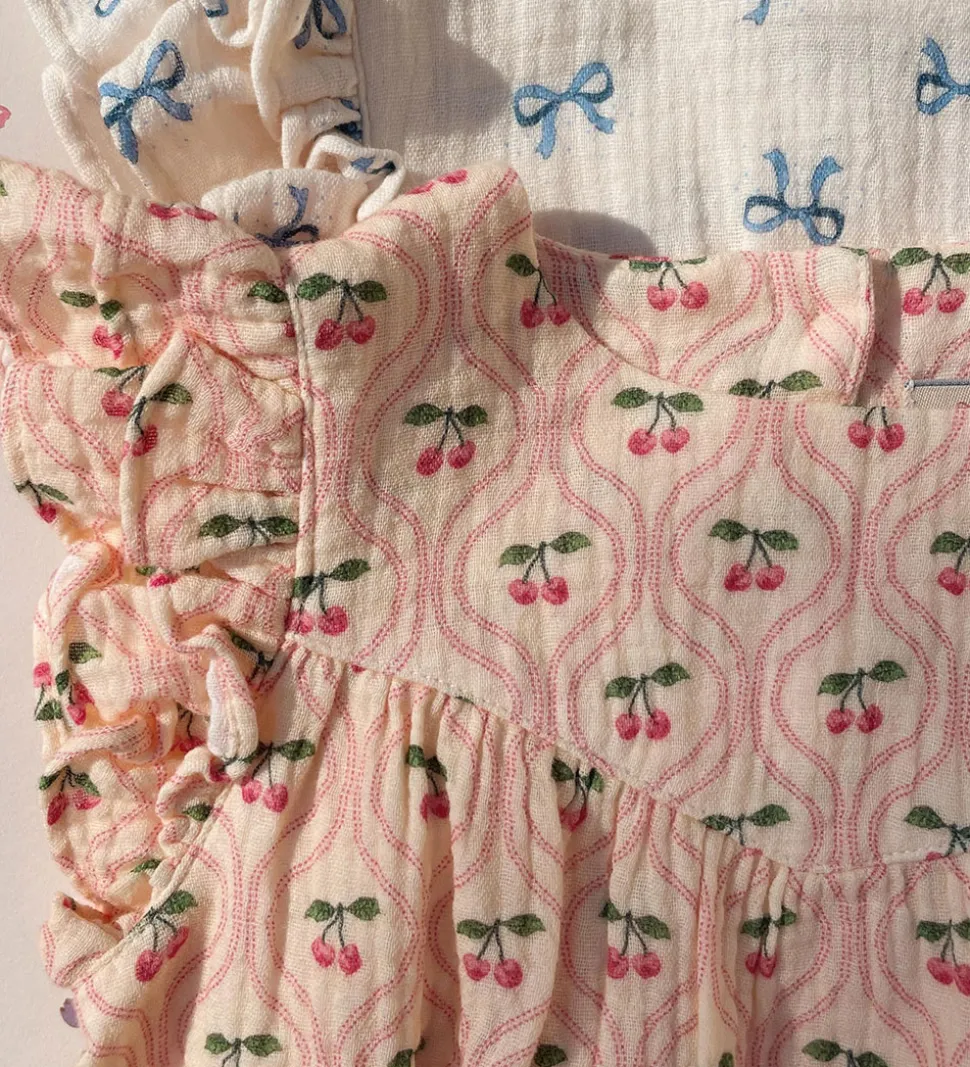 Konges Sløjd Sommerdragt - Musselin - Coco - Cherry Pink Motif