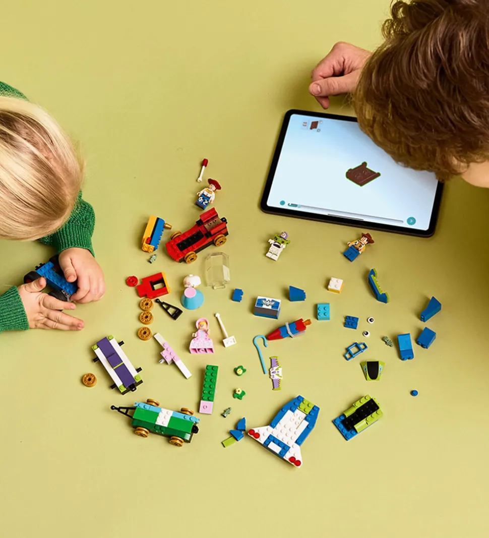 LEGO® Disney - Toy Story-fejring: Tog og fje... 43264 - 206 Dele