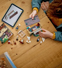 LEGO® Harry Potter - Ligustervænget: Tante M... 76451 - 639 Dele