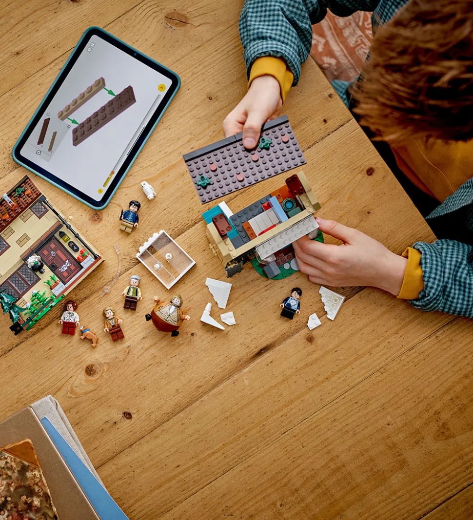 LEGO® Harry Potter - Ligustervænget: Tante M... 76451 - 639 Dele