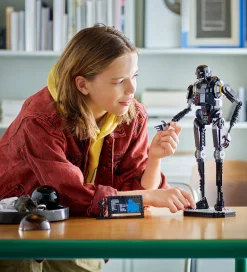 LEGO® Star Wars - Andor K-250 Sikkerhedsdroide 75434 - 845 Dele