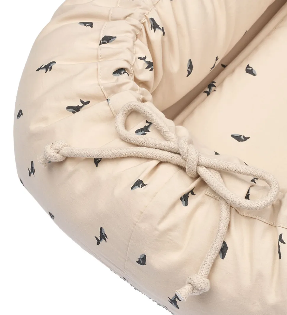 Liewood Babynest/lift - Gro - Mini Whale/Sandy
