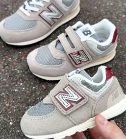 New Balance Sko - 574 - Arid Stone/Monarch Burgundy