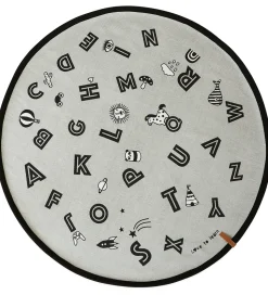 OYOY Gulvtæppe - Ø120 cm - Alfabet