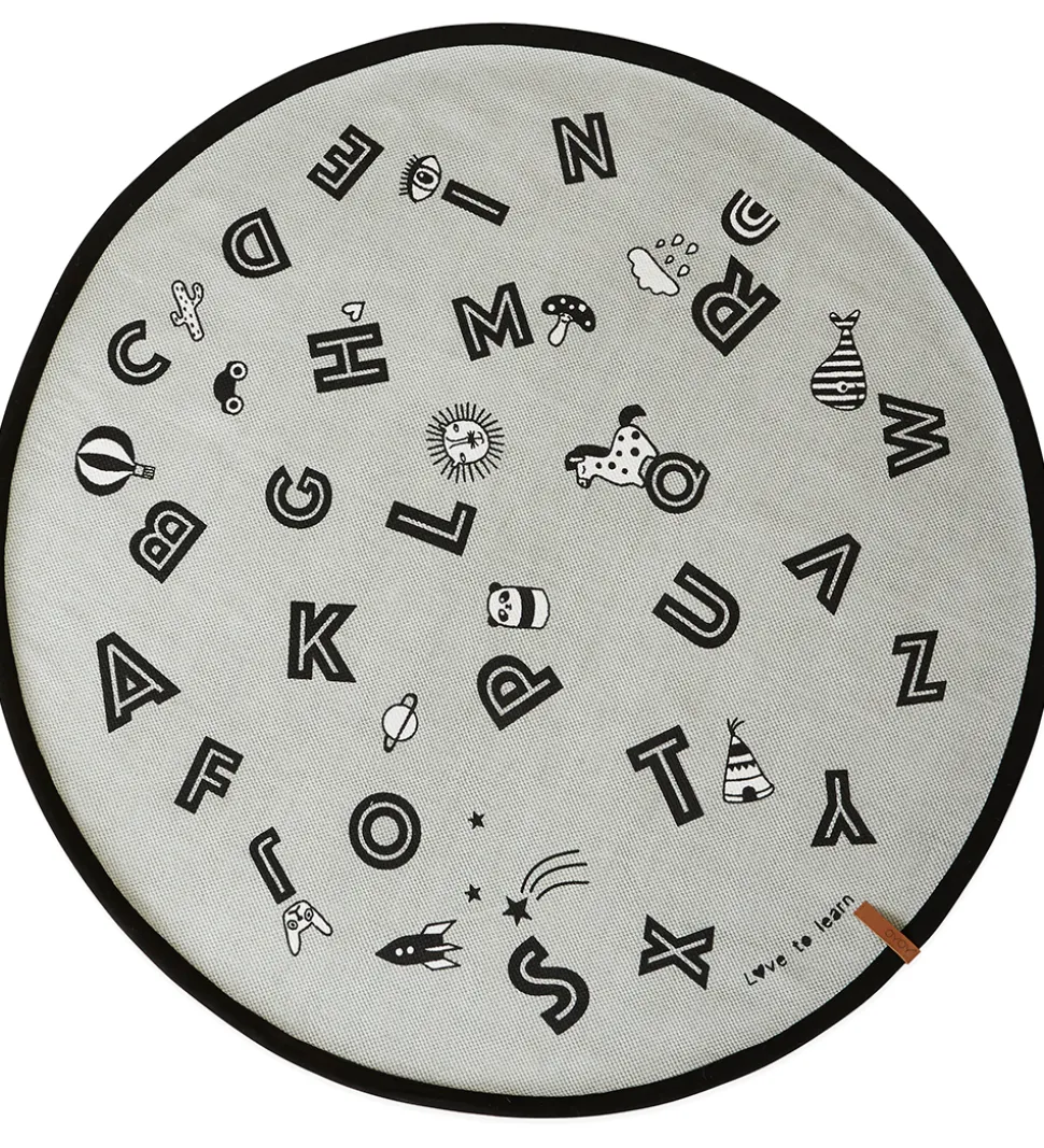 OYOY Gulvtæppe - Ø120 cm - Alfabet