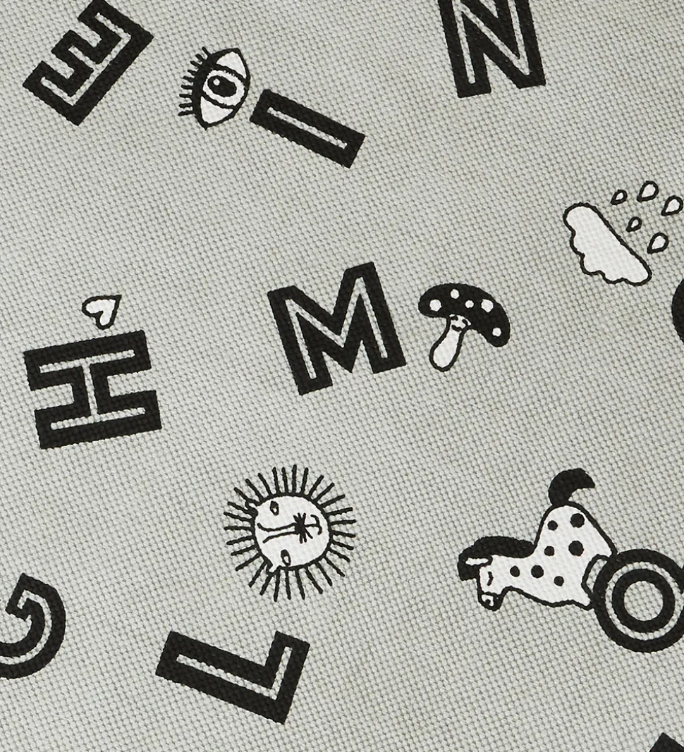 OYOY Gulvtæppe - Ø120 cm - Alfabet