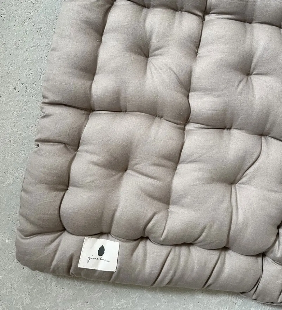 Pine Cone Legemadras - 80x80 cm - Kapok - Mushroom