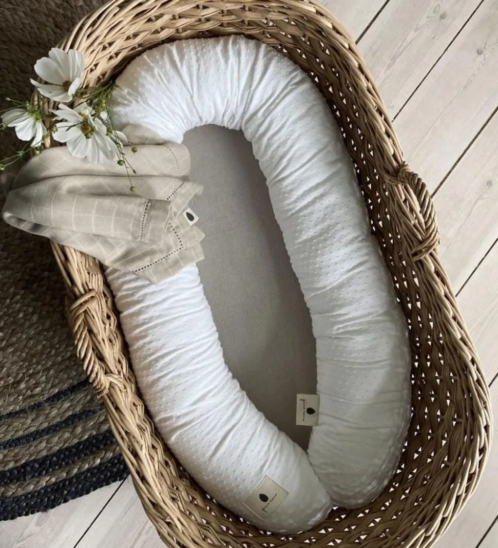 Pine Cone Sengerand - 13x190 cm - Ellie - Cloud