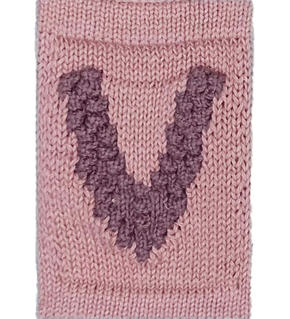 Smallstuff Strikket Bogstav - V - Rosa Alfabet