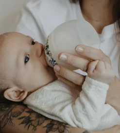 That´s Mine x Élhée Sutteflaske - 240 ml - Flores and Bunnies