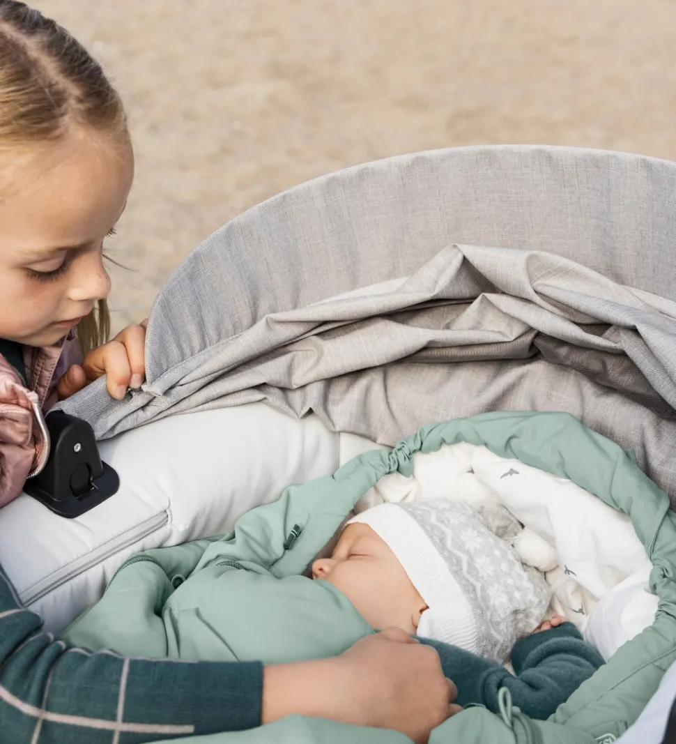 Voksi Kørepose - Explorer - Dusty Green Flying